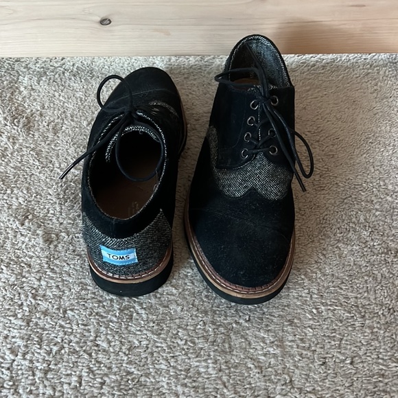 Toms Navi Dress Shoe (size 9) - Picture 2 of 3